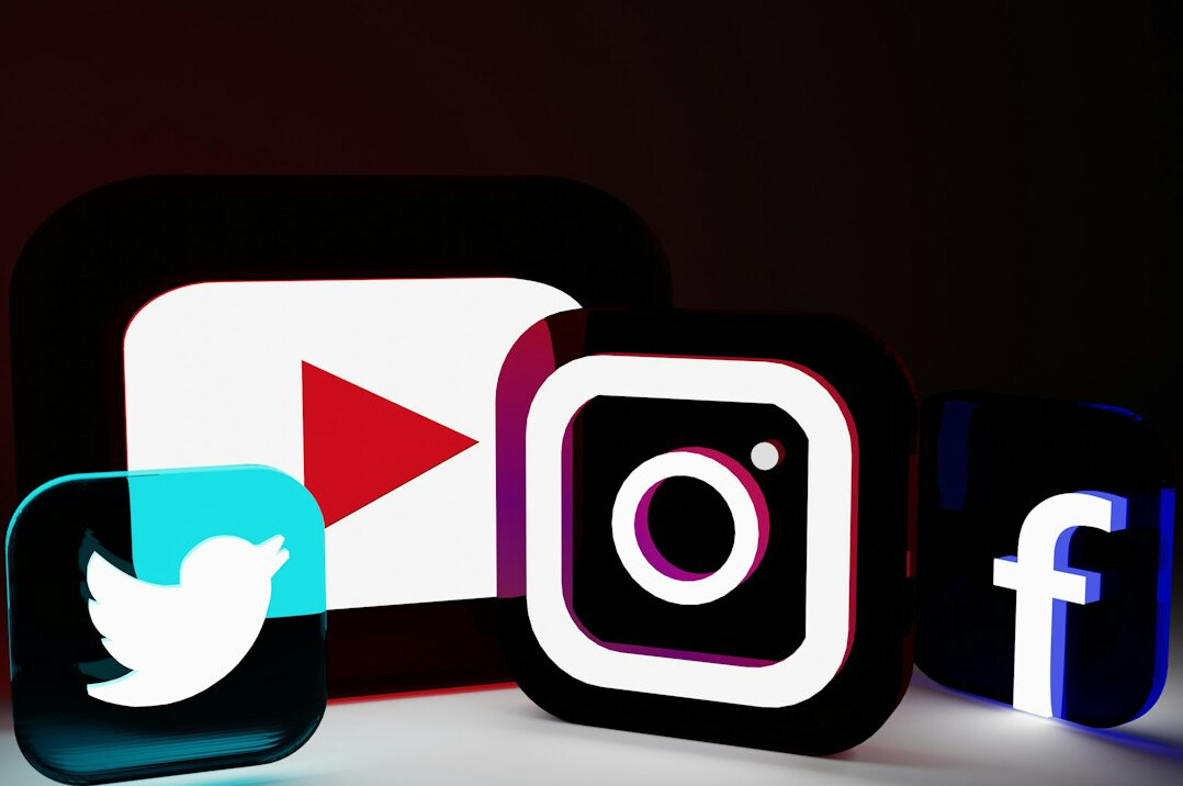 social media influencer posting