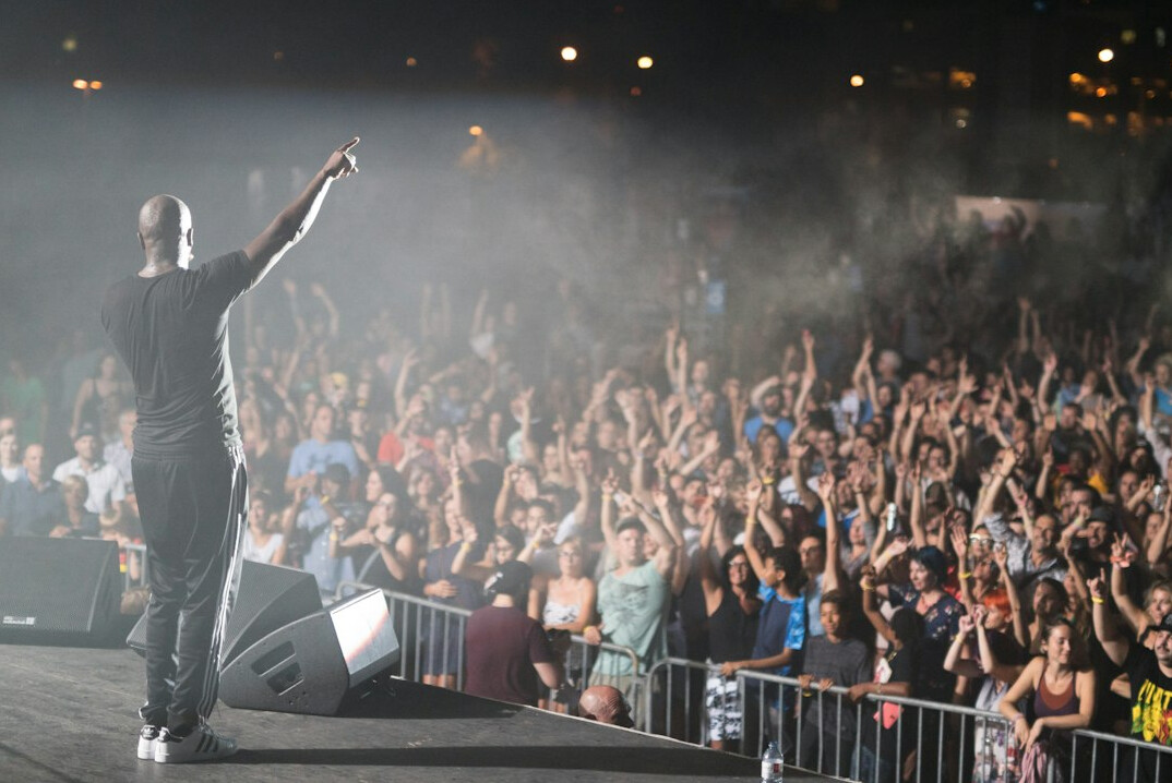 celebrity on stage